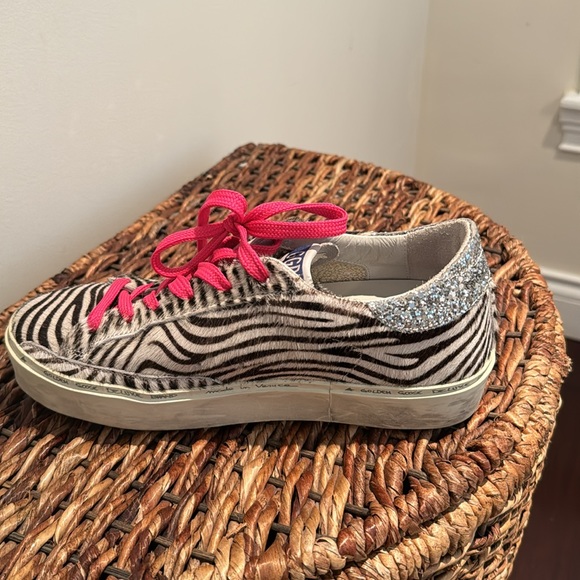 Hi Star Golden Goose - Picture 2 of 5